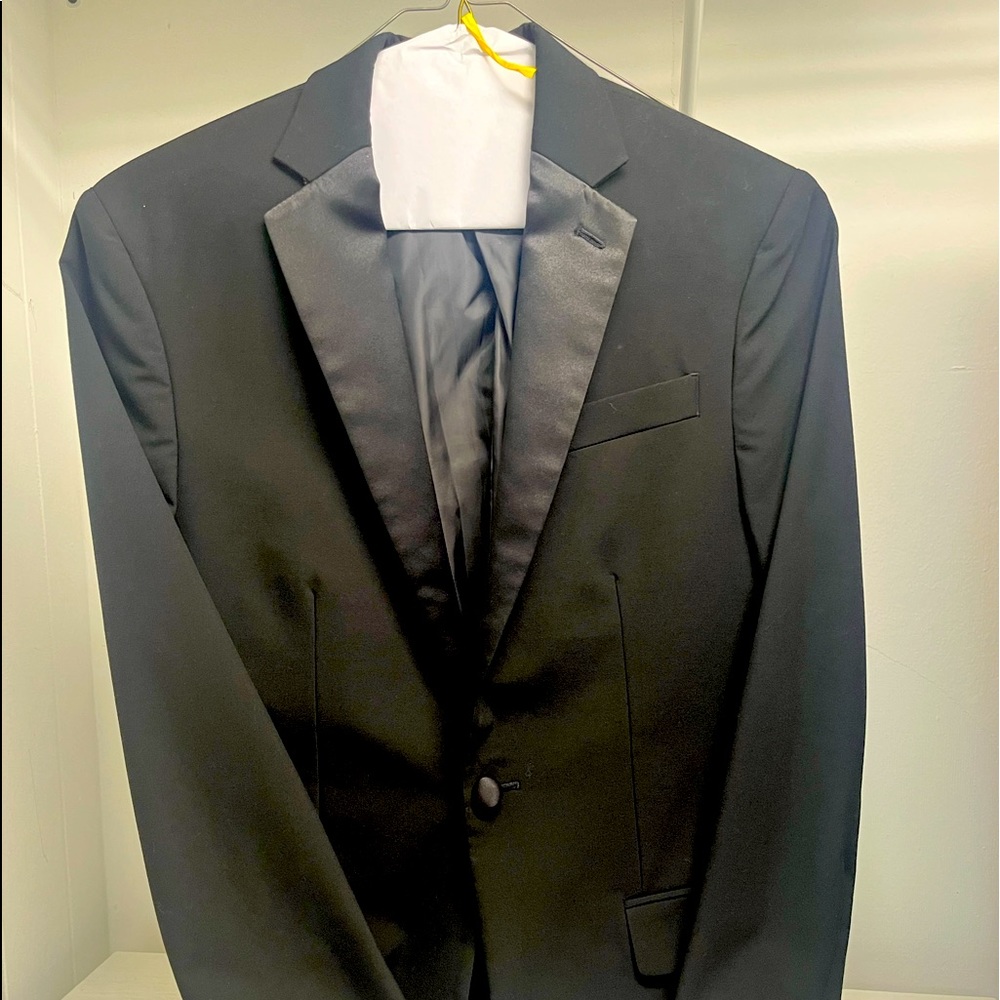 J. Ferrar Men’s Tuxedo